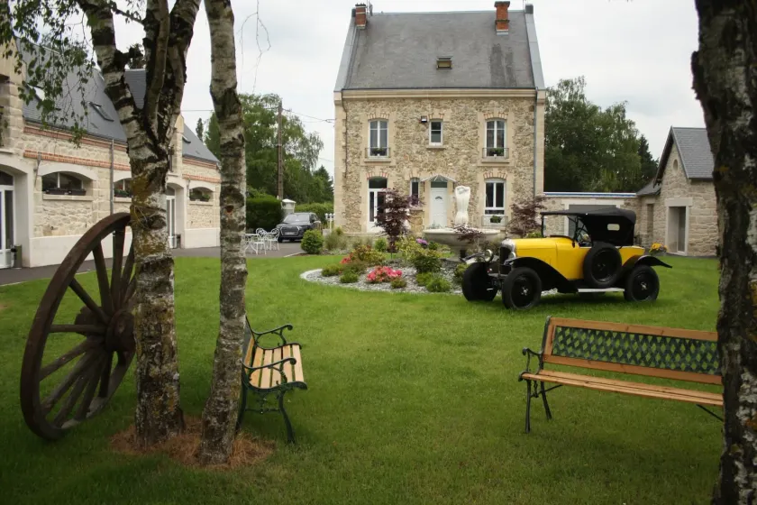 Logis Hotel & restaurant Le Relais De Fleurette - Image 1