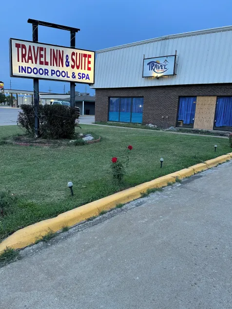 Travel Inn & Suites - Image 1