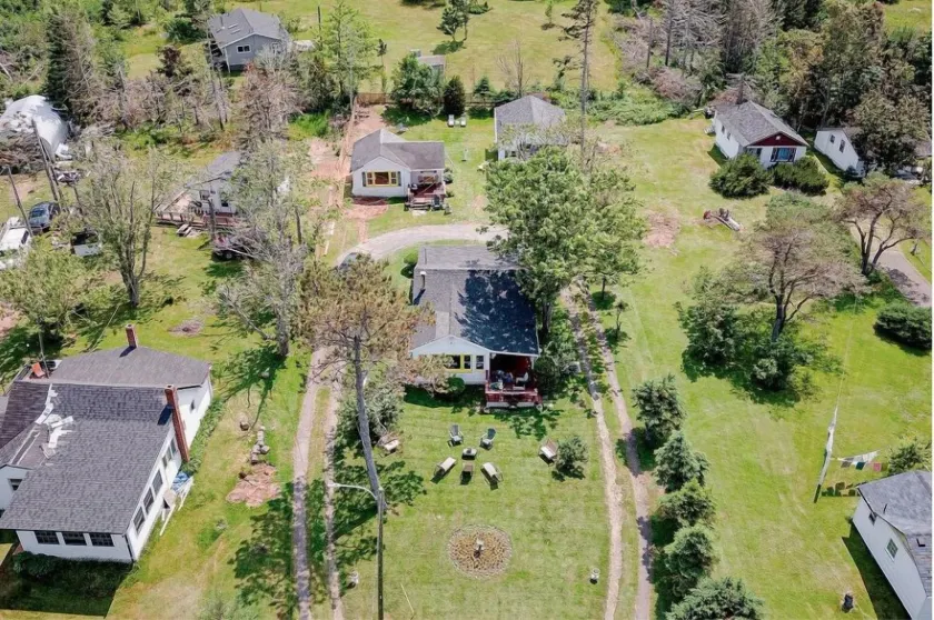 Pine Cottages - Image 1