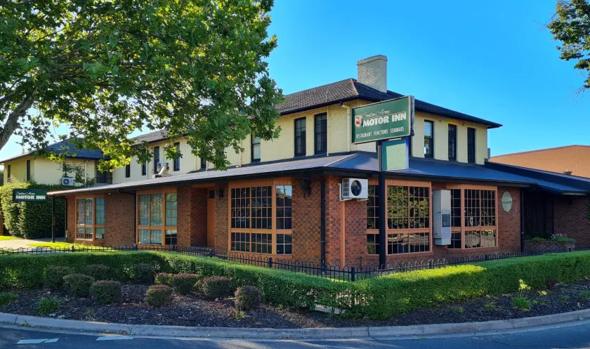Seaton Arms Motor Inn - Image 1