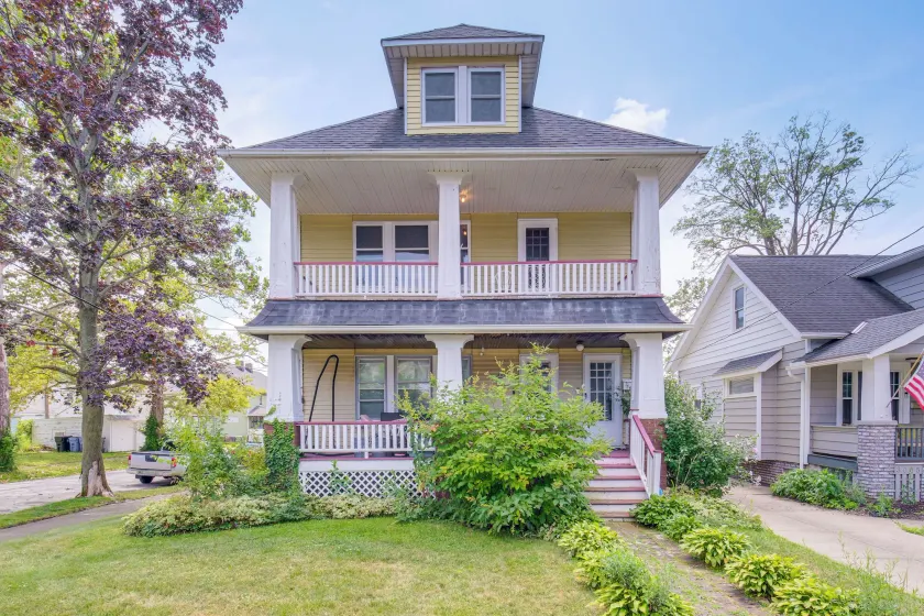 2 Mi to Zoo: Charming Apt w/ Balcony in Cleveland - Image 1