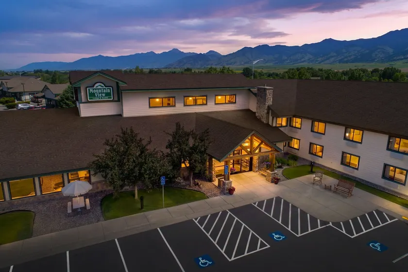 MountainView Lodge and Suites - Image 1