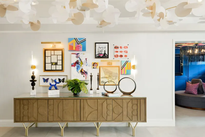  Le Parc at Melrose - Lobby