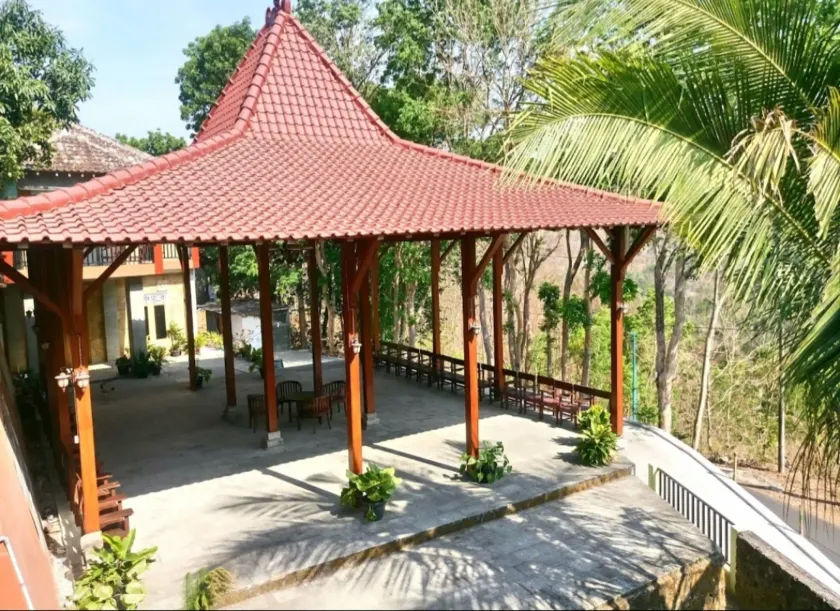 Bina Karya Guesthouse Syariah - Image 1