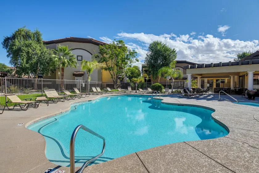 HERO DISCOUNT! Luxurious 2 Bedroom 2 Bath in Coyote Landing w/Heated pool! by RedAwning - Interiør