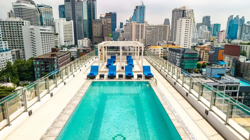 Radisson Hotel Chateau de Bangkok - Image 1