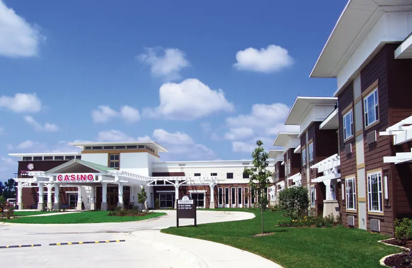 Wild Rose Casino & Hotel Clinton Iowa - Image 1