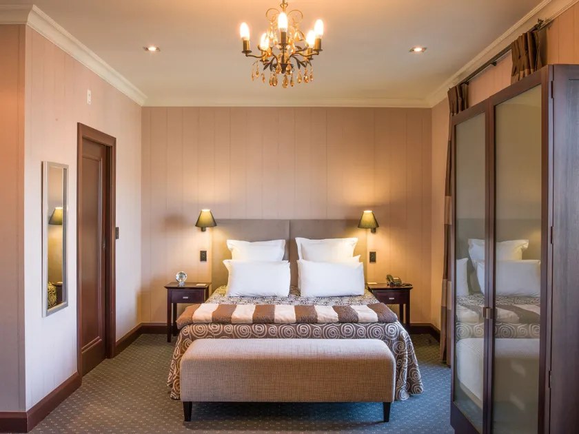The Crown Hotel - Image 1