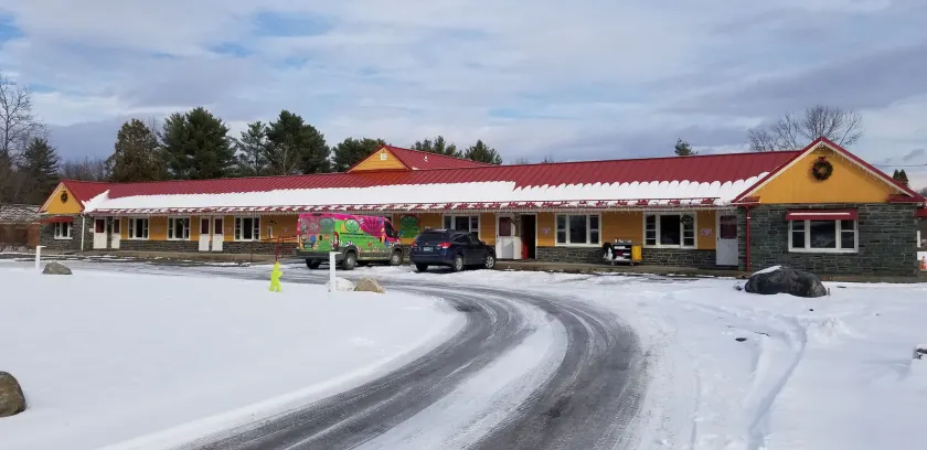 Middlebury Sweets Motel - Image 1
