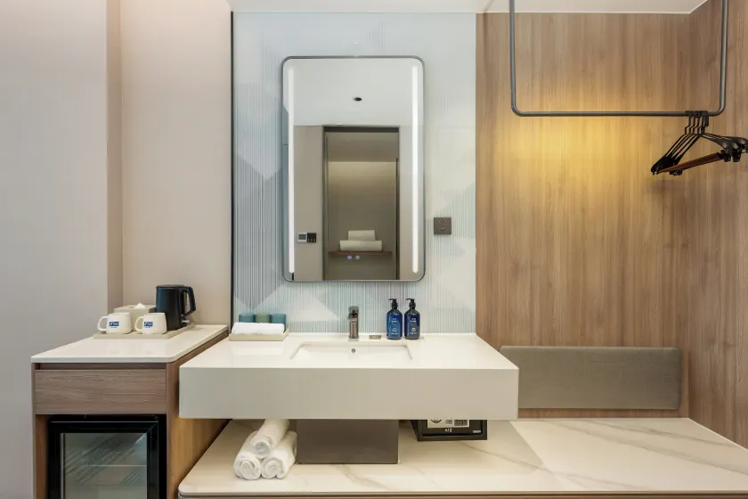 Holiday Inn Express Shanghai North Bund by IHG - Image 1