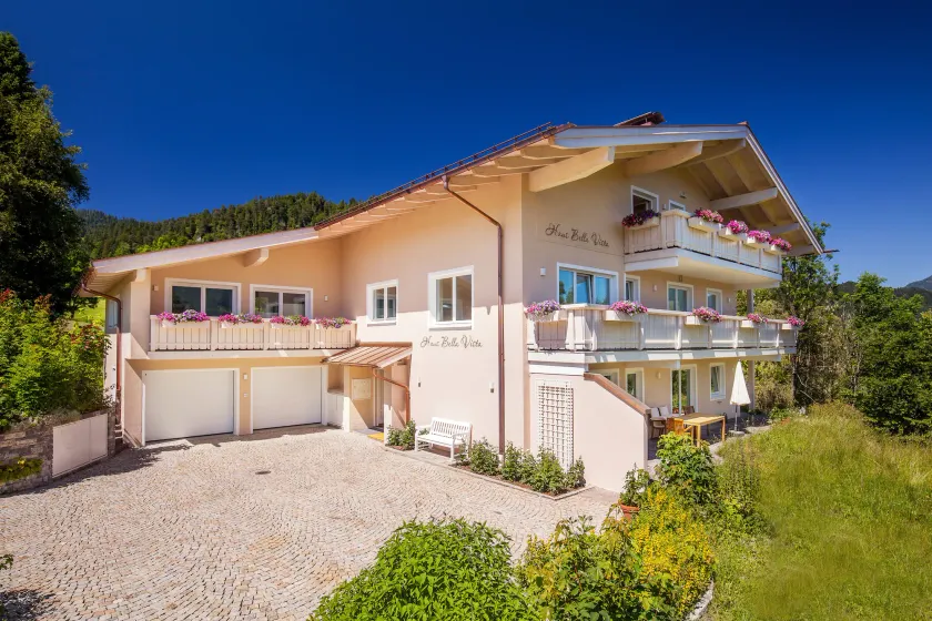 Appartement avec terrasse, jardin et sauna | Vue montagne - Image 1