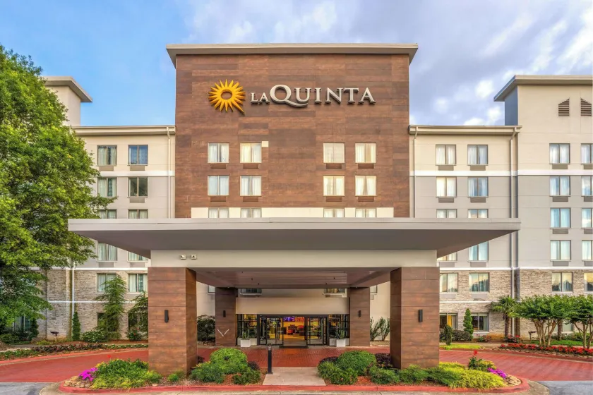 La Quinta by Wyndham Atlanta Airport North - Image 1