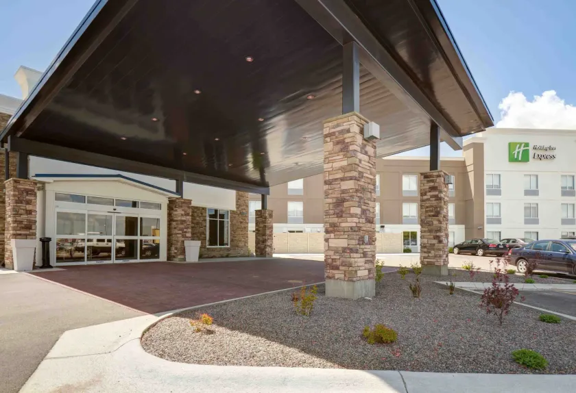 Holiday Inn Express & Suites North Platte by IHG - Image 1