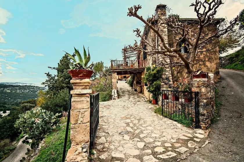 Stone made Mansions - Image 1