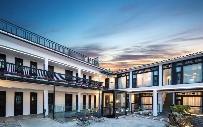 Lijiang Gemmer Hotel - Image 1
