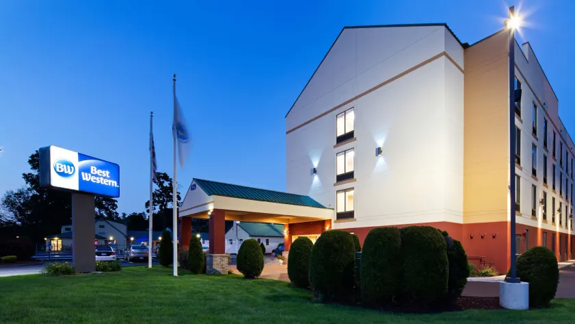 Best Western Springfield West Inn - Image 1