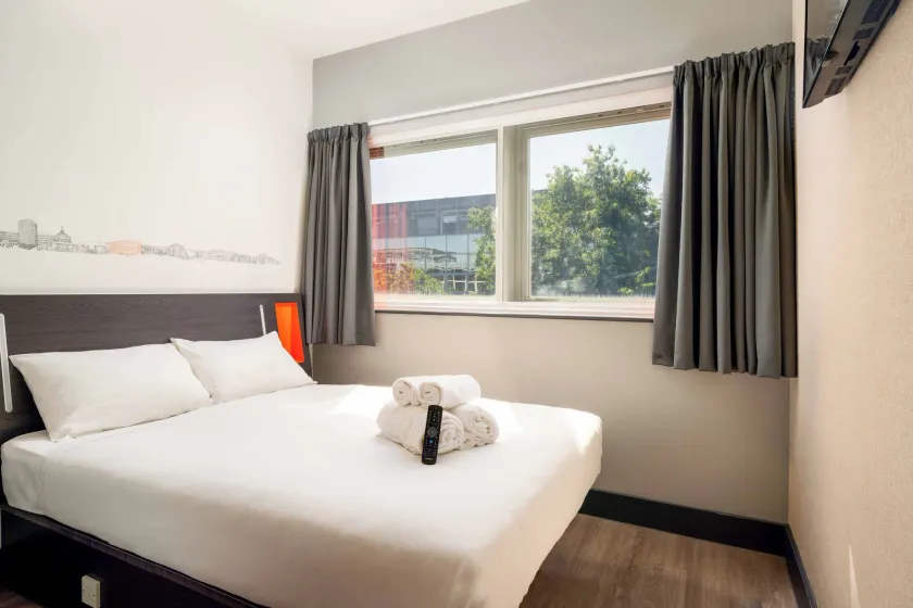 easyHotel Milton Keynes - Image 1