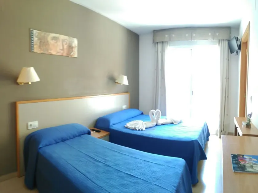 Hotel Cosmos Tarragona - Image 1