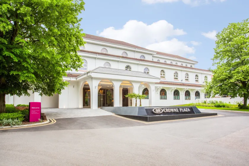 Crowne Plaza Gerrards Cross by IHG - Image 1