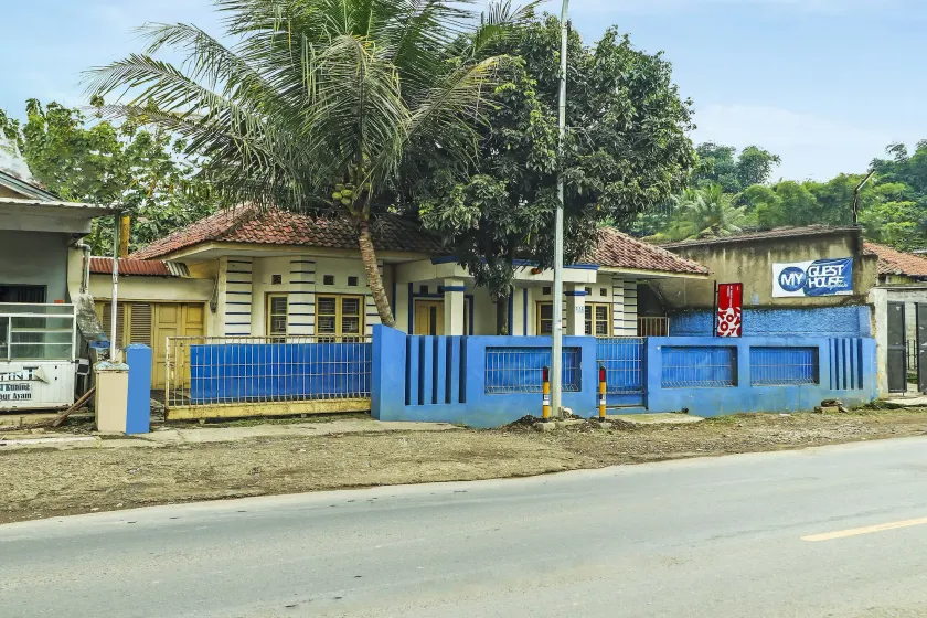 Hotel O My Guest House Syariah - Image 1