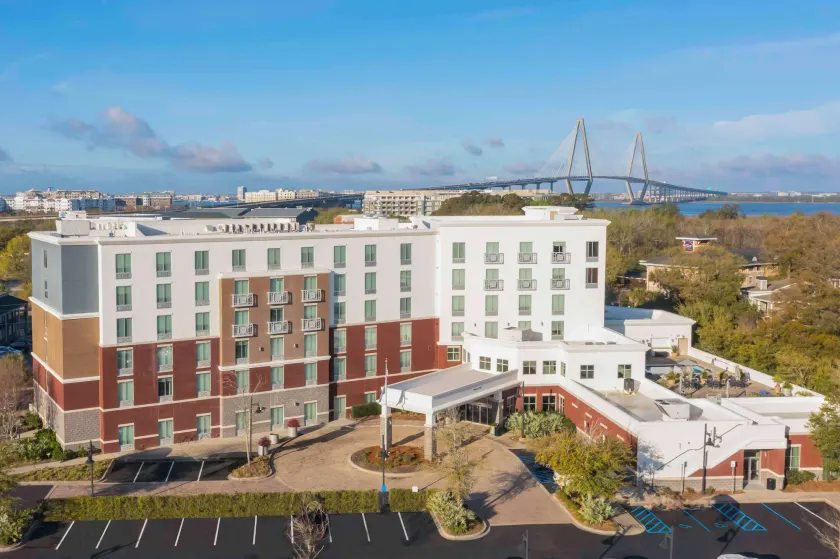 Hilton Garden Inn Charleston / Mt. Pleasant - Image 1