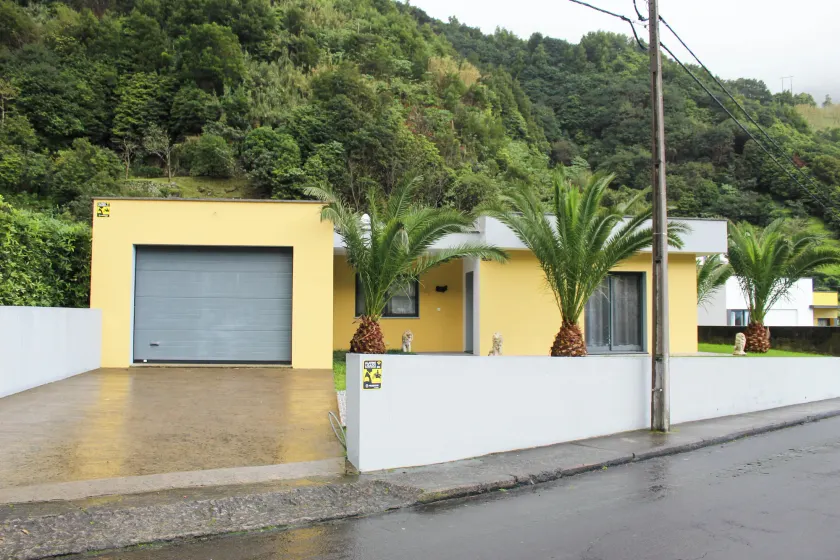 Waterfall House - Image 1