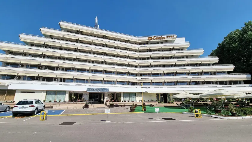 Hotel Condor - Image 1