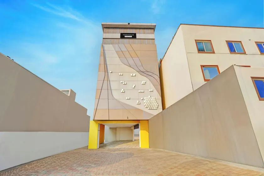 Super Townhouse Vanagaram Apollo Hospital Chennai Formerly V Hotels & Restaurant - Image 1