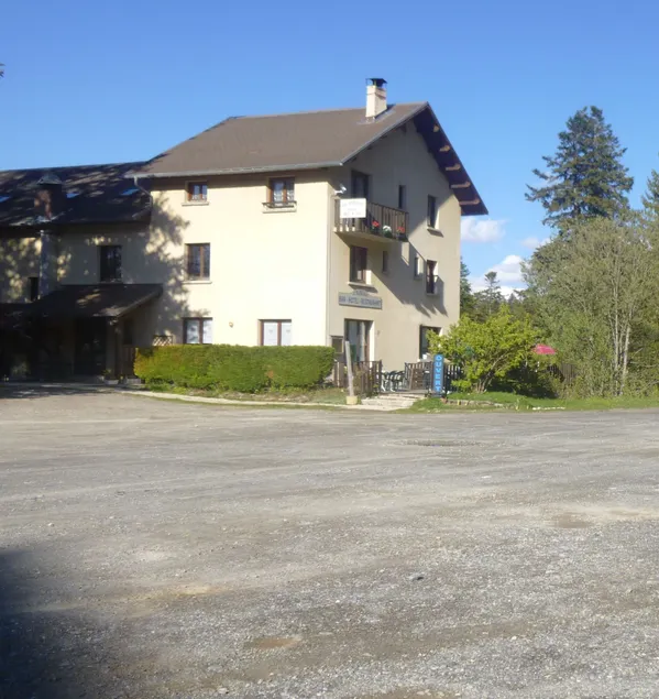 Le Blanchon Hotel - Image 1