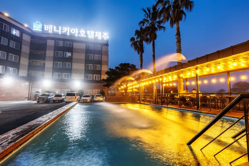 Benikea Hotel Jeju - Image 1