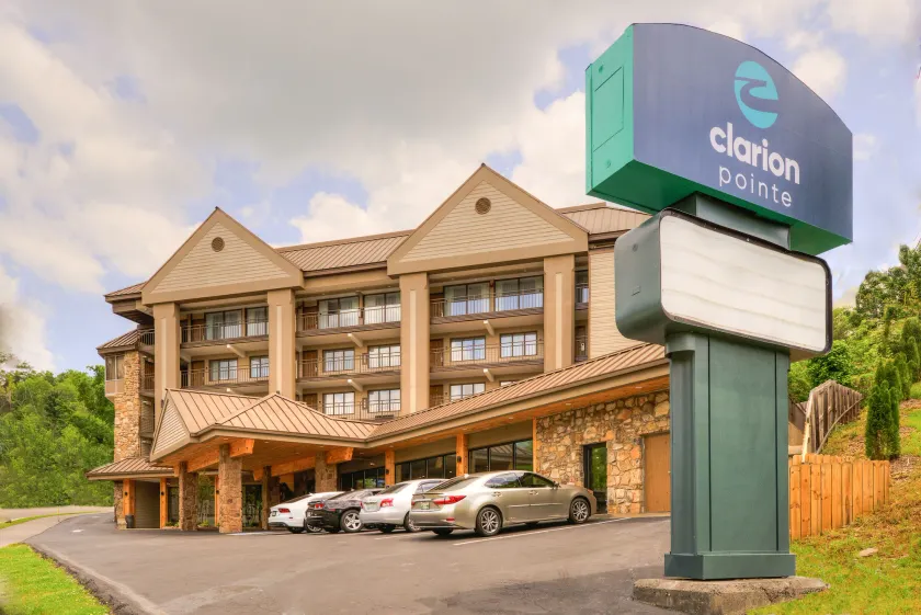 Clarion Pointe Downtown Gatlinburg - Image 1