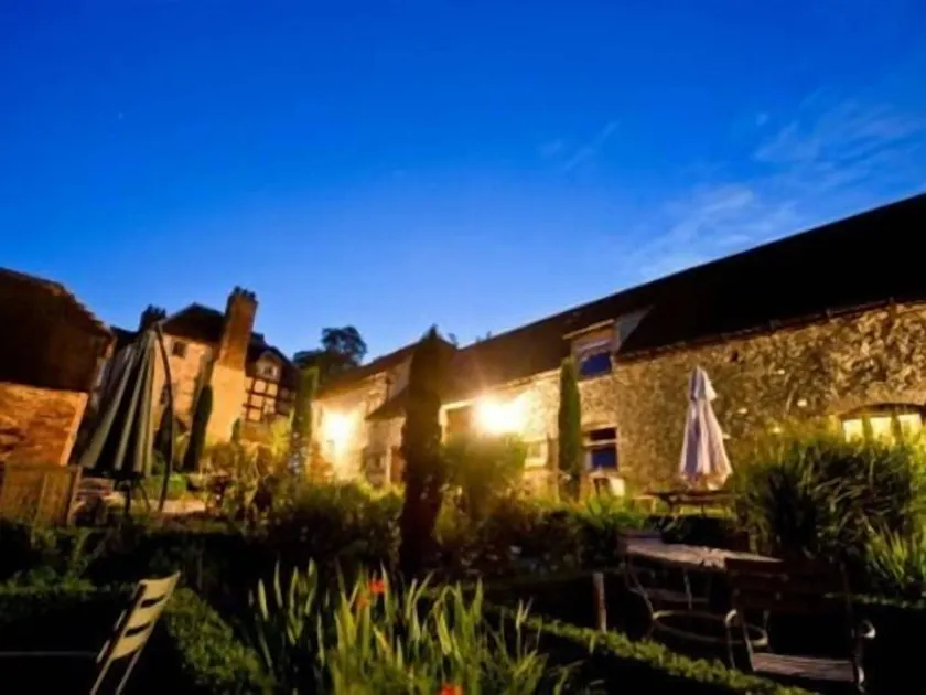 Old Downton Lodge - Image 1