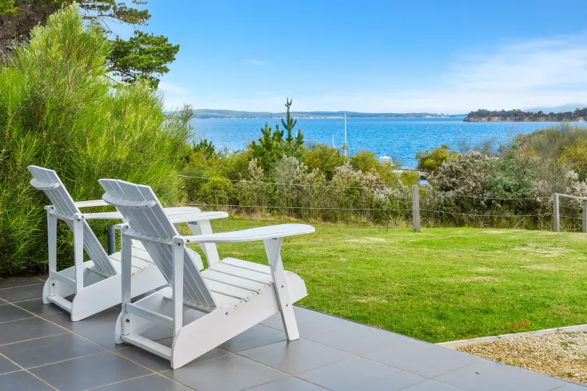 Manfield Seaside Bruny Island - Image 1