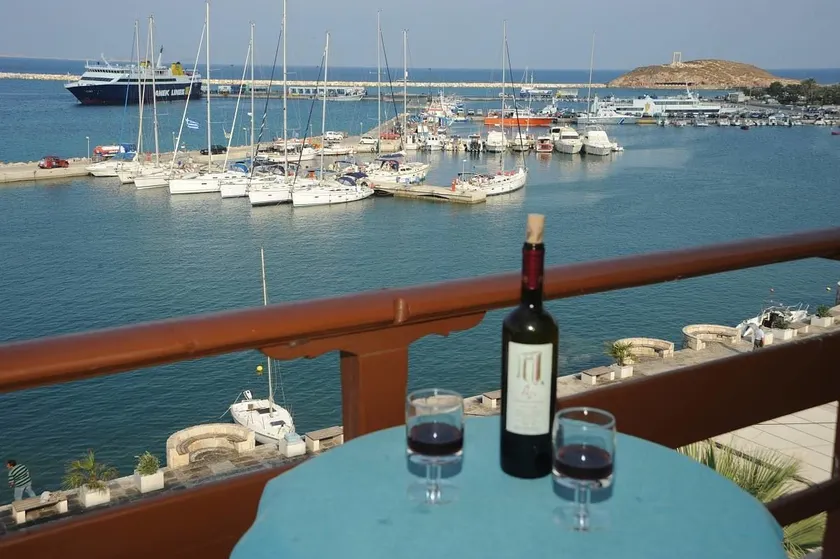 Hotel Coronis - Image 1