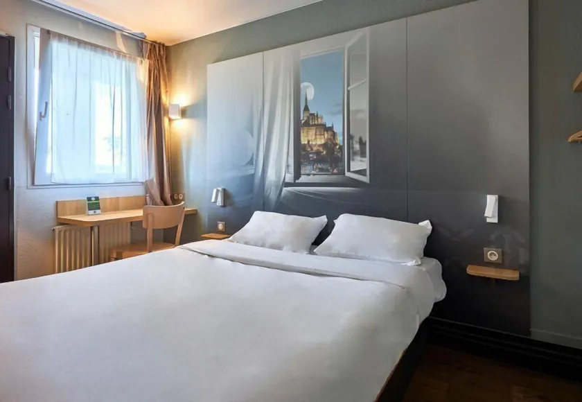 B&B HOTEL AVRANCHES Baie du Mont St-Michel - Image 1
