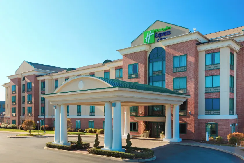 Holiday Inn Express Hotel & Suites Warwick-Providence Airport by IHG - Image 1