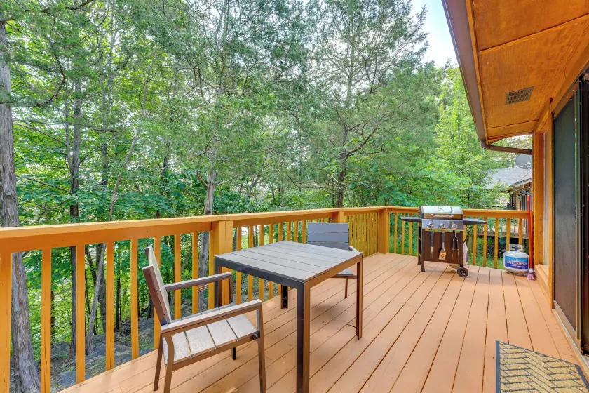 Lake Views: Table Rock Lake Retreat w/ Fenced Yard - Image 1