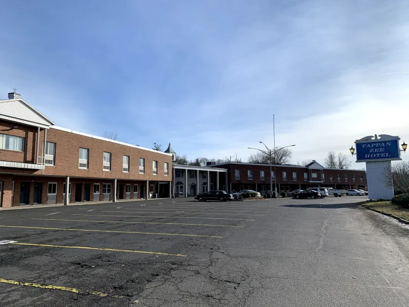 Tappan Zee Hotel - Image 1