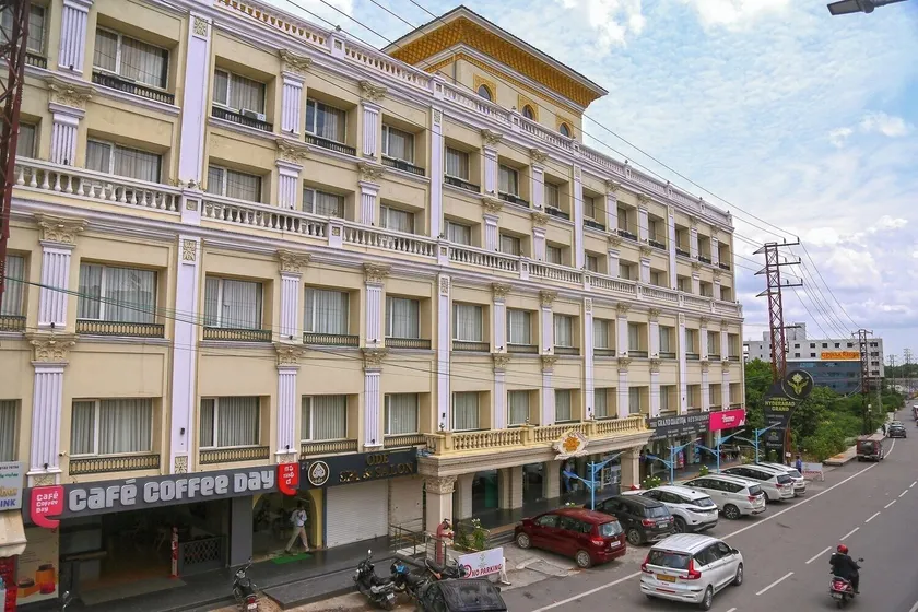Hotel Hyderabad Grand - Image 1