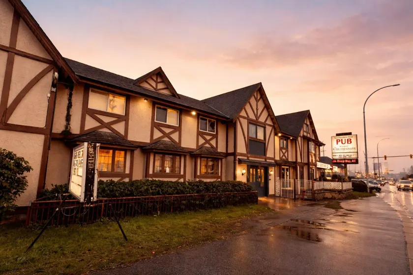 Clydesdale Inn - Image 1
