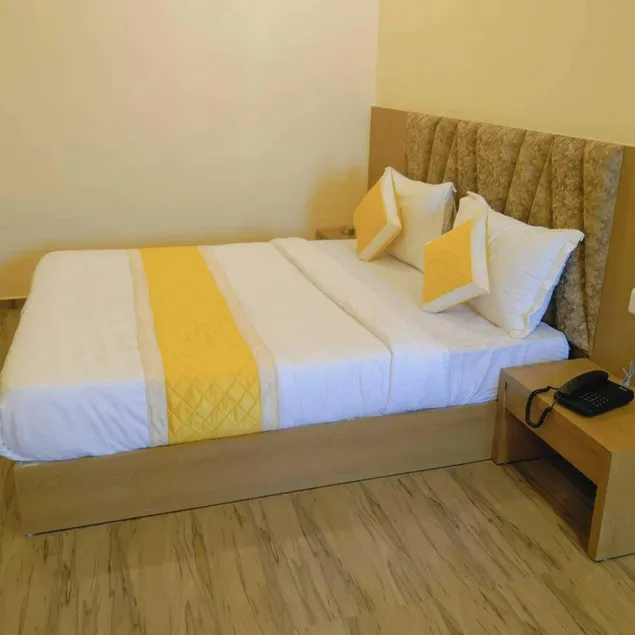 Hotel Fun Park Sanand - Image 1