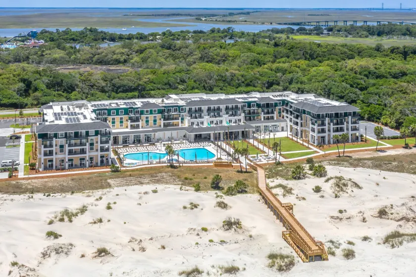 Courtyard by Marriott Jekyll Island - Image 1