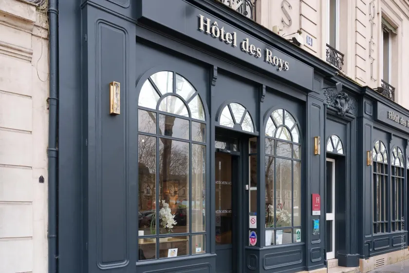 A l'Hôtel Des Roys - Image 1