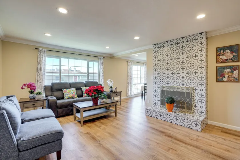 Easy SF Access! Spacious Family Home w/ Yard - Image 1