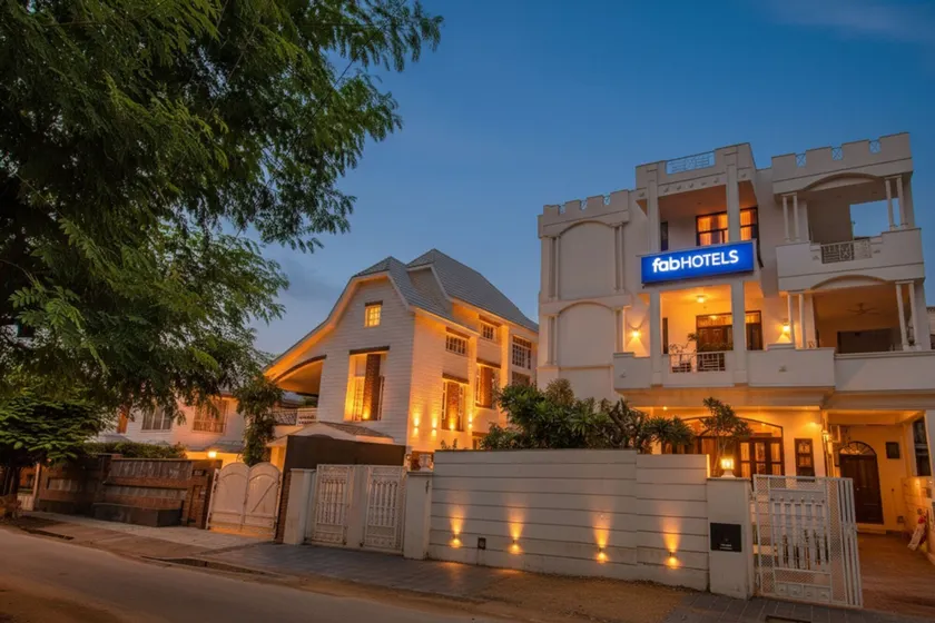 FabHotel Jaipur Villa - Image 1