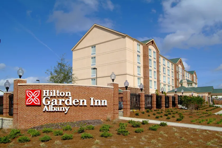 Hilton Garden Inn Albany - Image 1