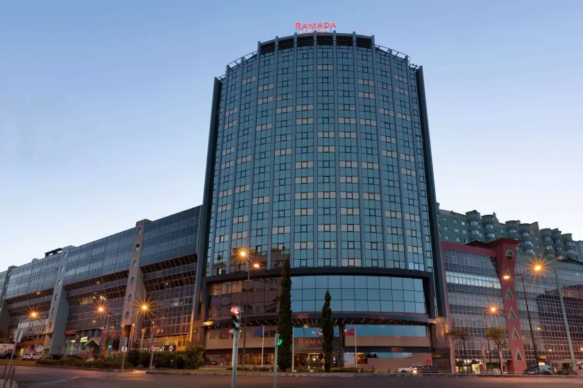 Ramada by Wyndham Lisbon - Image 1