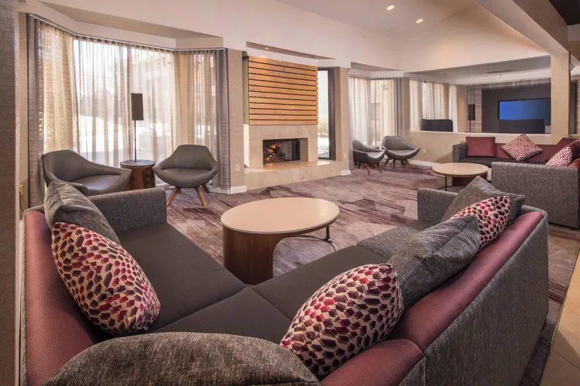 Courtyard by Marriott Dulles Airport Chantilly - Image 1