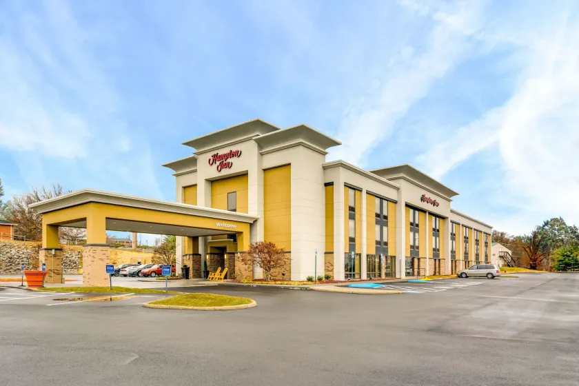 Hampton Inn Johnson City - Image 1