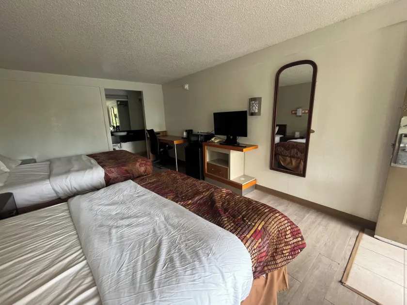 Rodeway Inn Washington PA - Image 1